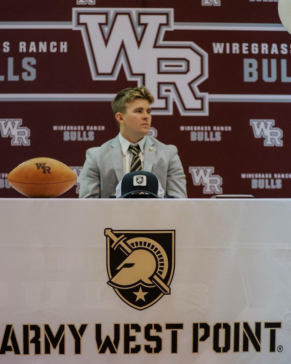 Signed, Sealed, now it's time to deliver! 📷: Diego Tovar #WiregrassFootball #GoBulls #RanchLife #HornsUP