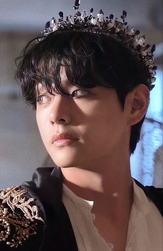 BTSVChartData's tweet photo. Happy Birthday to our Talented Kim Taehyung 💜💜🎂

#HappyBirthdayTaehyung
#LoveVAgainNAgain
#VTheOneAndOnly 
#HAPPYVDAY https://t.co/jv7fjIfDtv