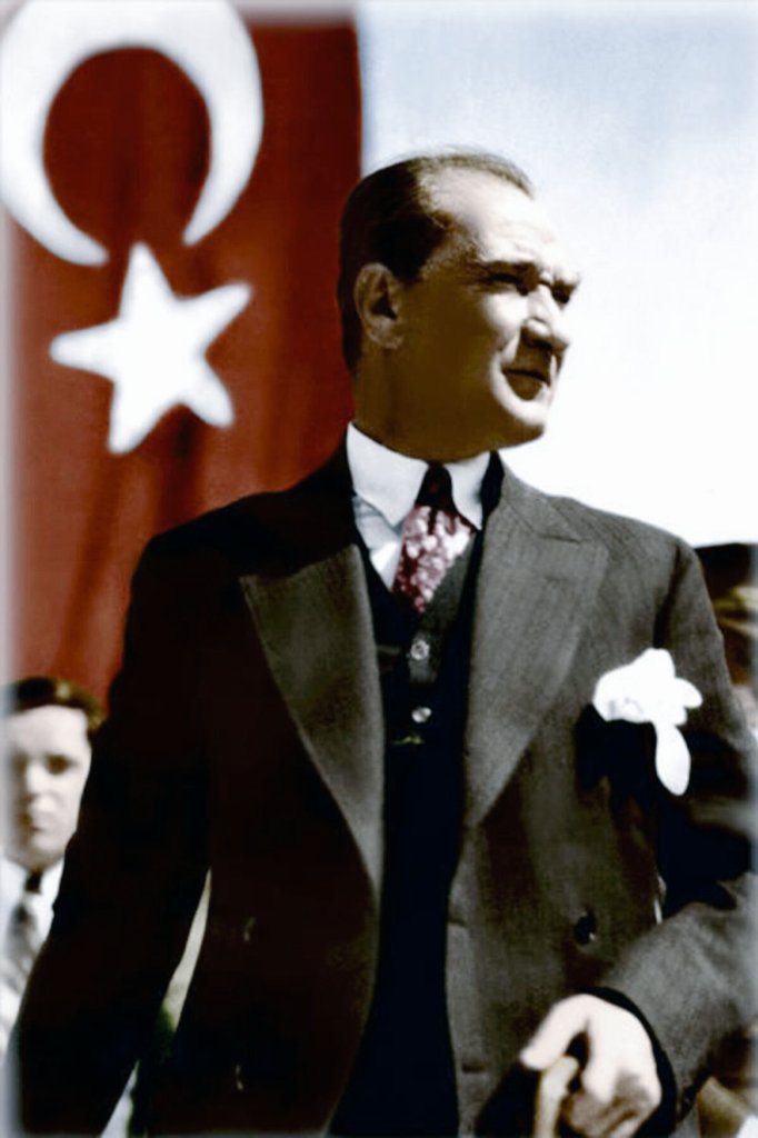 Atatürk, emperyalizmi, emperyalizmin yerli yabancı işbirliklerini hep rahatsız etti, hep de rahatsız etmeye devam edecek. Fenerbahçe, “Yurtta sulh cihanda Sulh” Galatasaray, “Ne mutlu Türküm diyene' pankartlarıyla maça çıkmak istiyor. Suudi Arabistan, stada Atatürk…