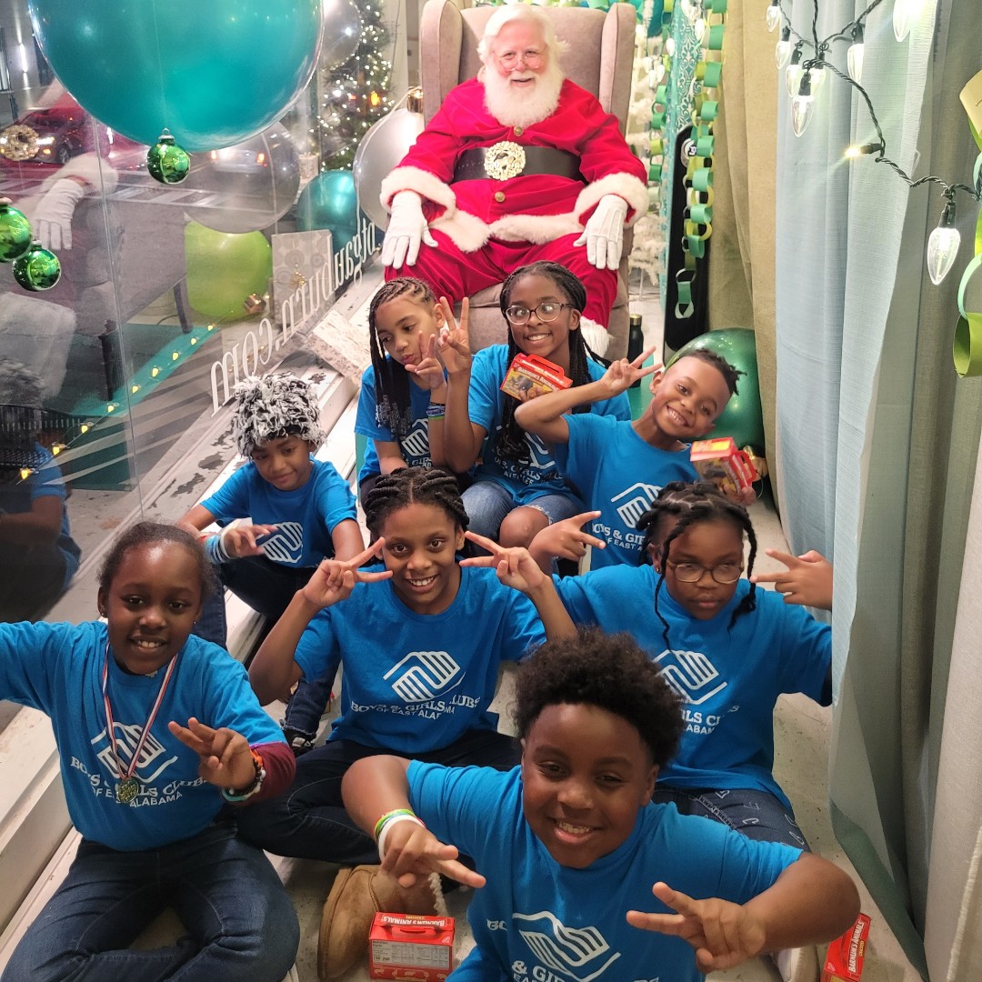 bgceastal's tweet image. What a December it's been! Nothing but non-stop fun, from visits with Santa to the Panda Cares Center of Hope grand opening! Can't wait to see what adventures January brings 🎉🐼🎅 #DecemberRecap #PandaCaresCenter