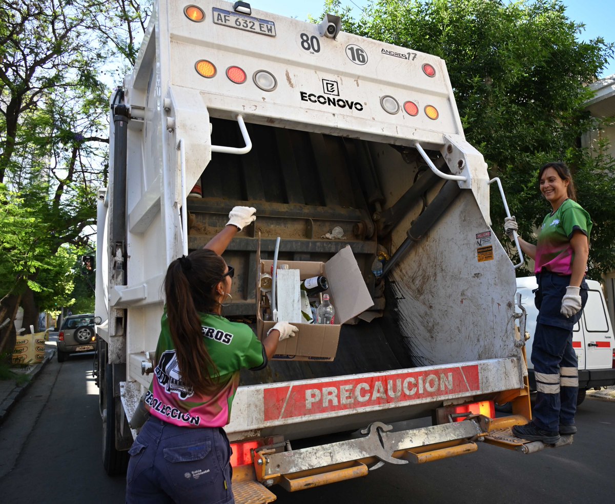 AmbienteBB's tweet photo. Recolección diferenciada de residuos secos

📢El martes 2 de enero retomarán los recorridos y cronograma habituales de la recolección de residuos secos por barrios https://t.co/SugeHVe0TP