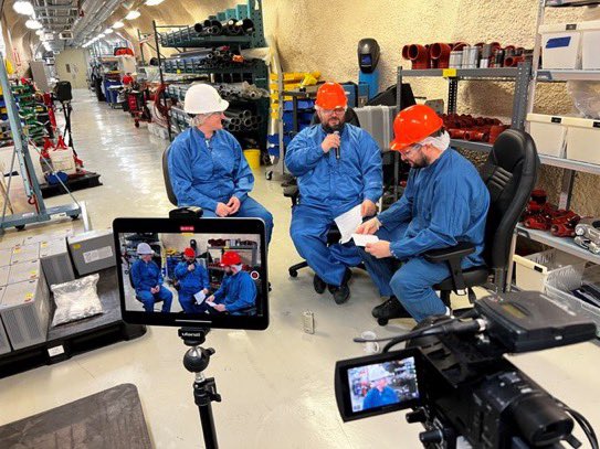 2023 was a banner year for the Unlikely Innovators. We celebrated our 100th episode on a boat, we did an interview in a distillery, we "grilled" our mayor in his office, and we recorded 2km underground at SNOLAB. Thanks for tuning in this past year. Looking forward to 2024!