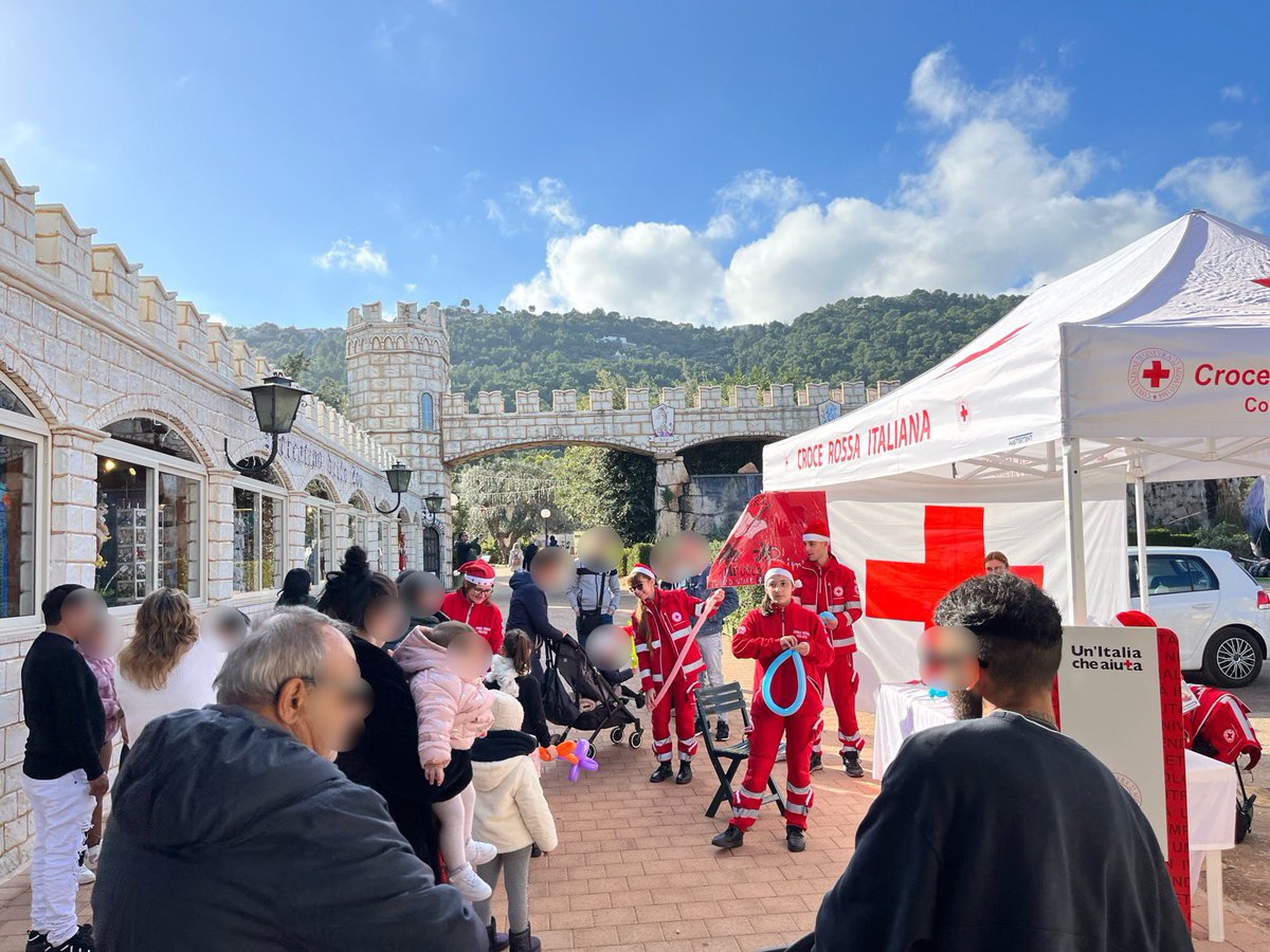 crifasano's tweet photo. Fino al 7 gennaio, i bambini fino a 10 anni che porteranno un giocattolo in buono stato potranno accedere gratuitamente a ZooWinterFest  @Zoosafari

Vi invitiamo calorosamente a partecipare alle attività di truccabimbi e ai divertenti momenti con i palloncini
🎄🎡☃️. https://t.co/pWzLDJ2lL0