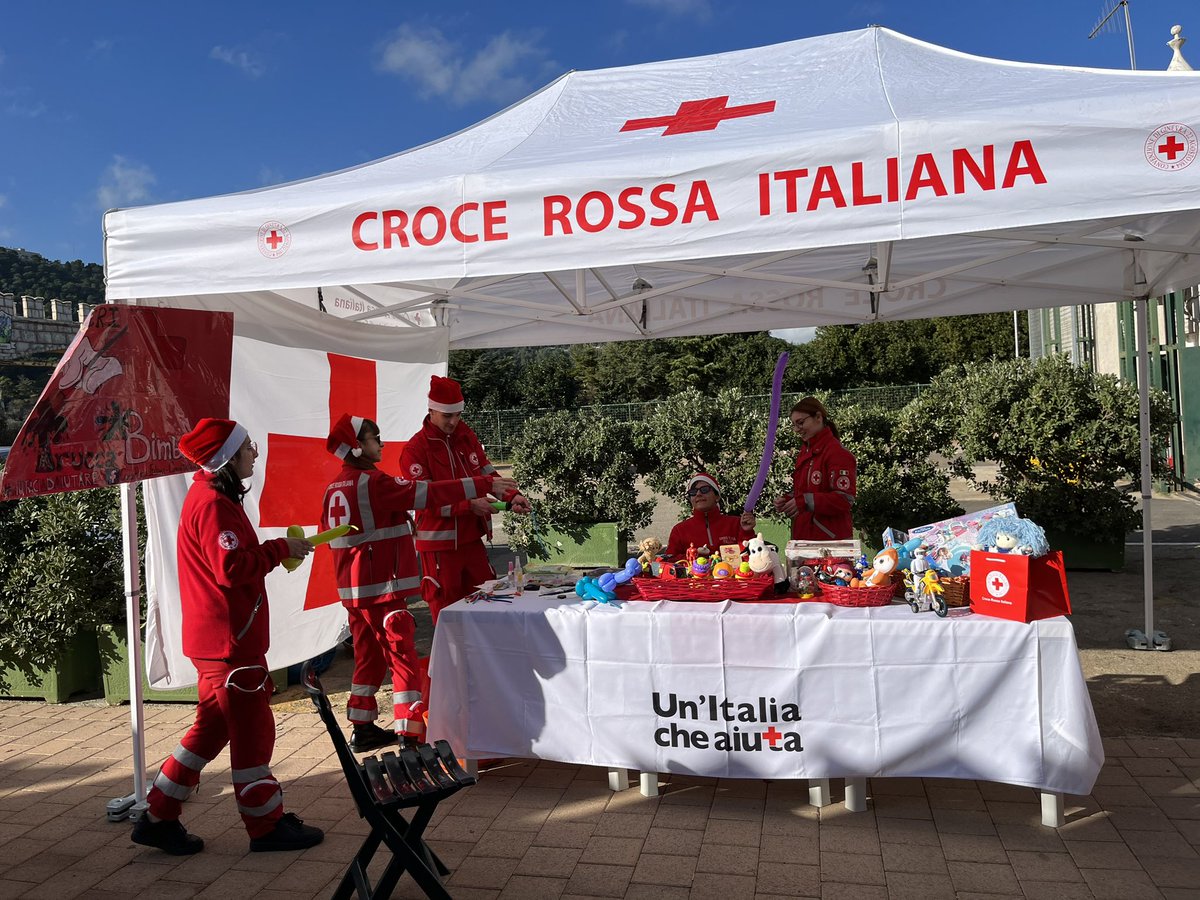 crifasano's tweet photo. Fino al 7 gennaio, i bambini fino a 10 anni che porteranno un giocattolo in buono stato potranno accedere gratuitamente a ZooWinterFest  @Zoosafari

Vi invitiamo calorosamente a partecipare alle attività di truccabimbi e ai divertenti momenti con i palloncini
🎄🎡☃️. https://t.co/pWzLDJ2lL0