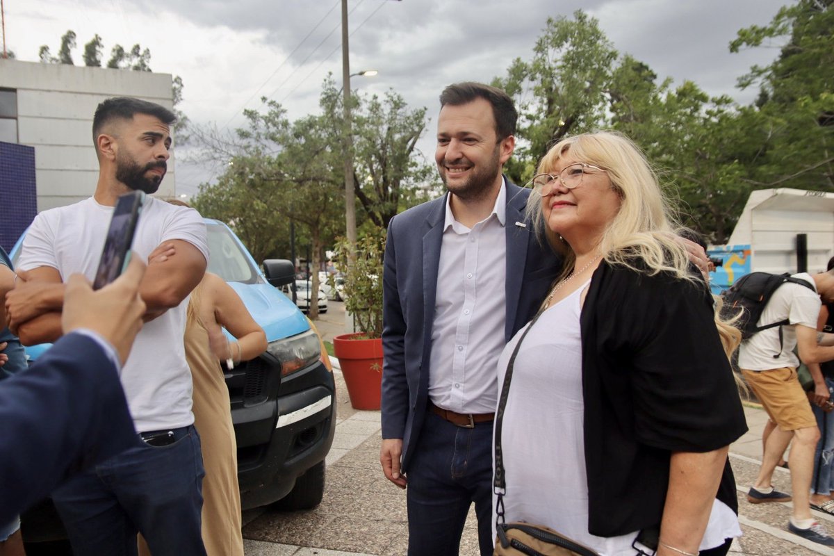 tamsecba's tweet photo. 🌞 Participamos del lanzamiento del programa de la @MuniCba "Verano con Salud"
🚌 Con nuestro fumigador móvil acondicionado en #TAMSE, acompañamos las medidas de prevención de enfermedades vectoriales típicas de esta época del año. https://t.co/tHbVaFuLyZ