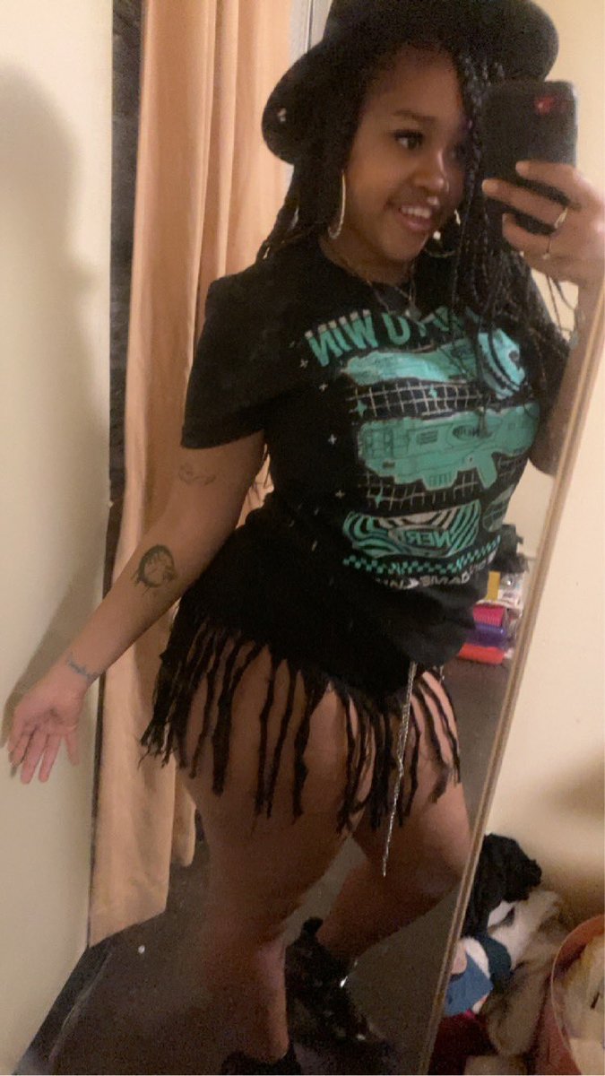 _GoddessDes's tweet photo. Biggesttttt Happy Birthday Tooo Myself, y’all I’m sooo obsessed with myself and I absolutely in love with me. #Capricorn #CapricornGang #CapricornSeason #29thbirthday Cash app: $DesEdw https://t.co/pBbfepQl68