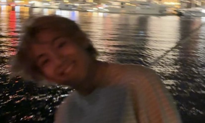 taeteland's tweet photo. happy birthday to the sweetest, most talented, hardworking, and genuine person i know. loving taehyung is a blessing, and i’m so happy to be one of the people that loves him so wholeheartedly. i hope he can still feel all the love people have for him even though he’s spending his birthday away from us this year. 🤍

#HAPPYVDAY
#HappyBirthdayTaehyung