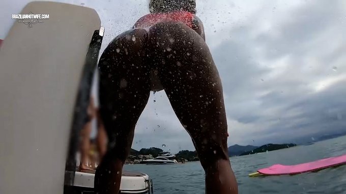 T&aacute; calor a&iacute; tamb&eacute;m? 💦💦 https://t.co/6hhpMf8TK5