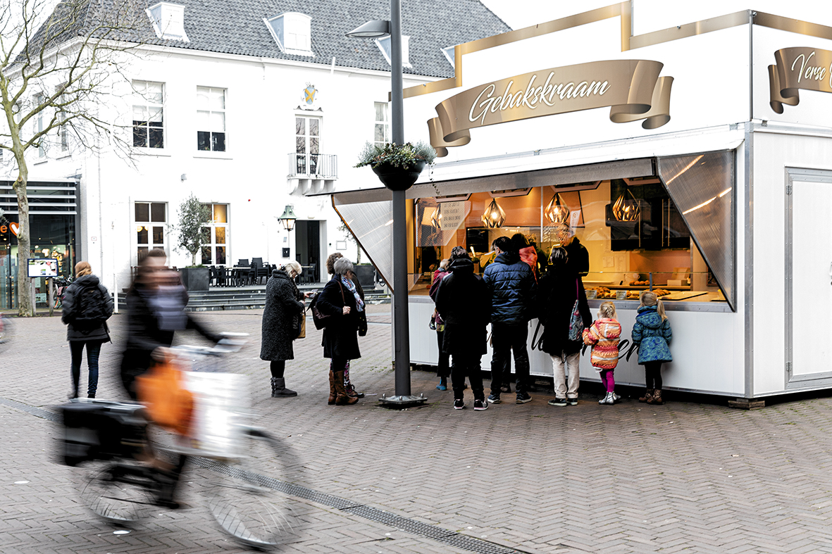 De gemiddelde Nederlander denkt bij oliebollen alleen maar aan krenten, stukjes appels en wel of geen poedersuiker, maar bij OOM Verzekeringen zien (en dekken) we ook de risico's die aan een oliebollenkraam zelf kleven.

Lees hier meer. 

bit.ly/3S0d1Kb