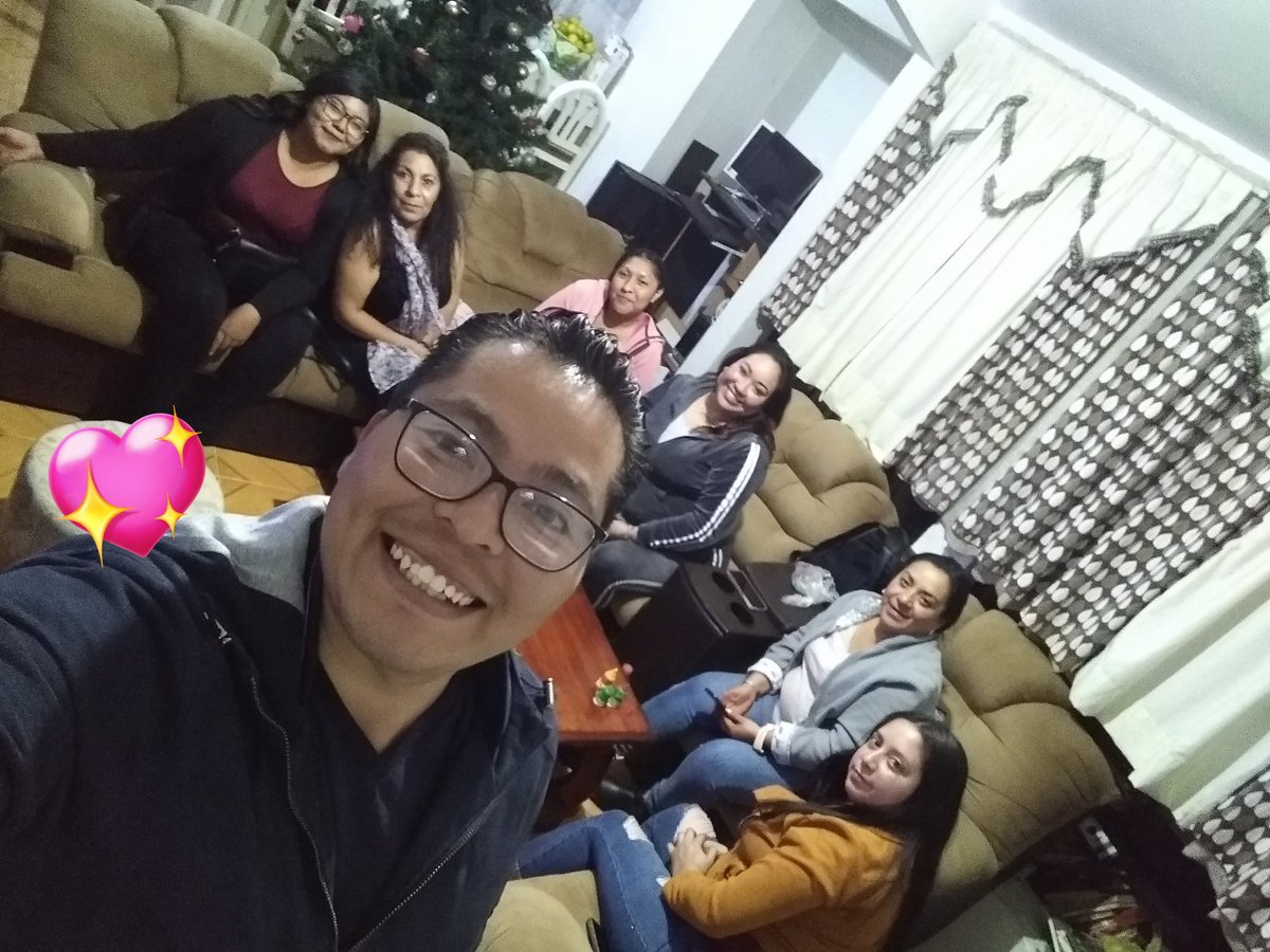 #ViernesDeCierreYComienzo
Última reunión del año, afinando detalles para arrancar este 2024 con más fuerza!! #EquipoADMM
#CadaVezSomosMas
<a href="/EduardoFloMa1/">Eduardo Flores</a> 
<a href="/miguel_angelesa/">miguel angel angeles carbajal</a>