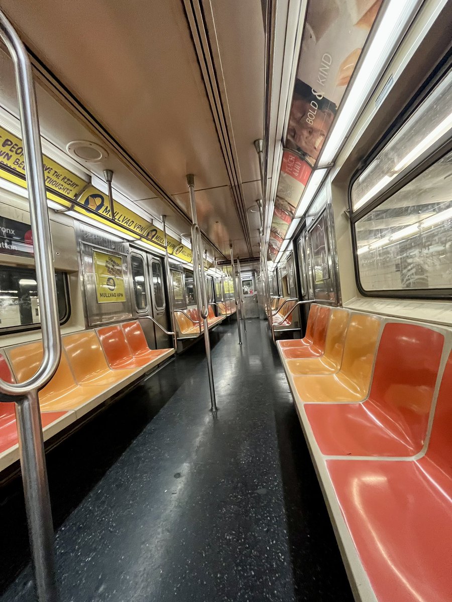 RosannaWright's tweet photo. 'Riding Solo NYC' - RoseJW 🌹🖤🎶

#RidingSolo #CityCollege #SubwaySystem #1Train #Uptown #Broadway #December #Colour #Winter #Real #Solitude #Beautiful #DailyStyle #Walk #Run #Light #Gratitude #Joy #Nature #Trees #Flowers #Streets #Urban #Harlem #Home #NY #NYC #Rose #RJW https://t.co/3EXuxkcNLH
