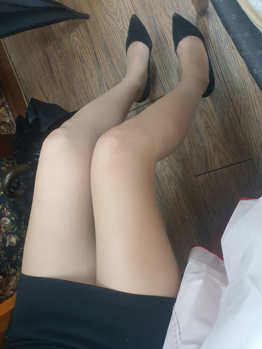 Fbsss8's tweet photo. 내일 인천에서 노실 커플만남하실분 계신가���???? 고기먹어요 술마셔요 놀아요!!!! #여자네토 #펨섭 #네토 #초대녀 #부커만남 #레즈플 https://t.co/r7hl2HwIUw