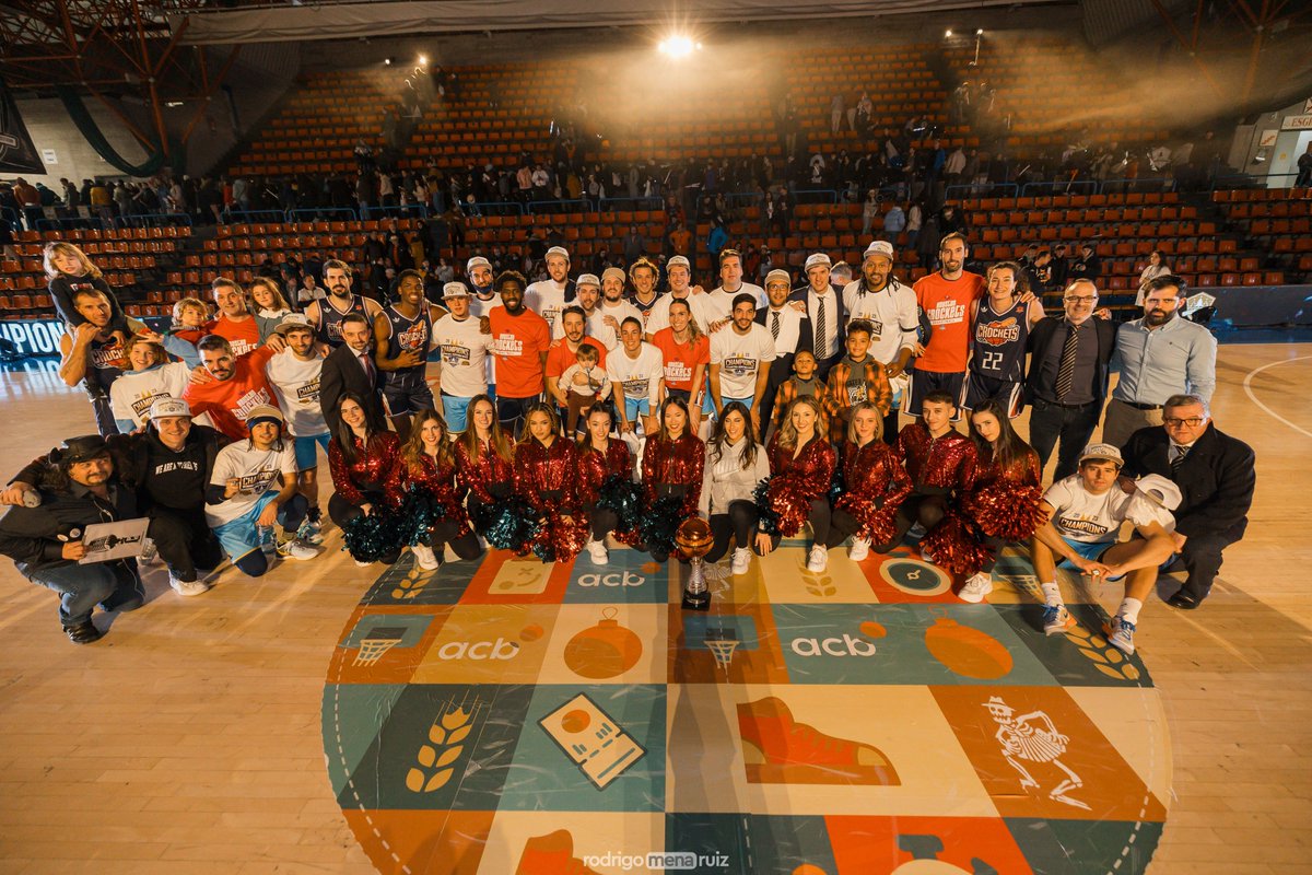 ACBCOM's tweet photo. 🥲 Todavía no superamos lo 𝙗𝙞𝙚𝙣 𝙦𝙪𝙚 𝙡𝙤 𝙥𝙖𝙨𝙖𝙢𝙤𝙨 llevando la #NavidadACB al VII Basketball Christmas Edition.

Seguro que os suenan muuuchas de las caras que se vistieron de corto por la mejor de las causas: nadie sin regalos estos días.

¡Qué GRAN PLACER, Burgos!😍 https://t.co/FabTU0U8RR