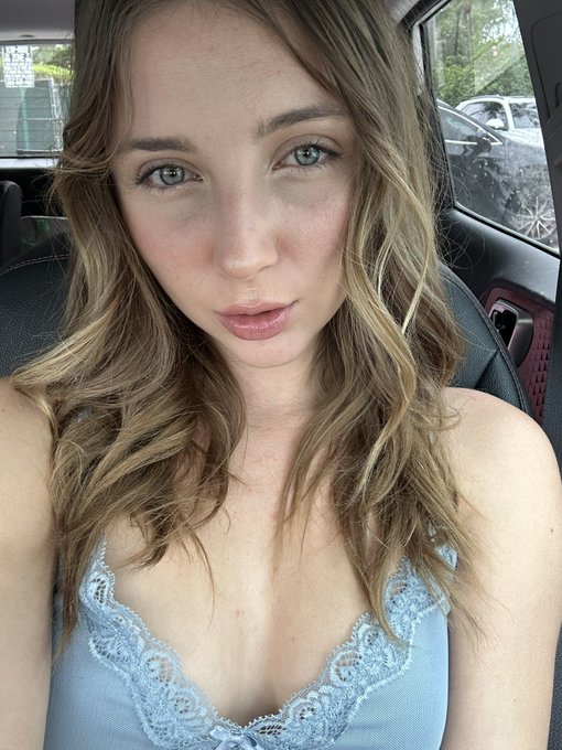 Goodmorning 🤍💙 https://t.co/2gpQyyuSFv