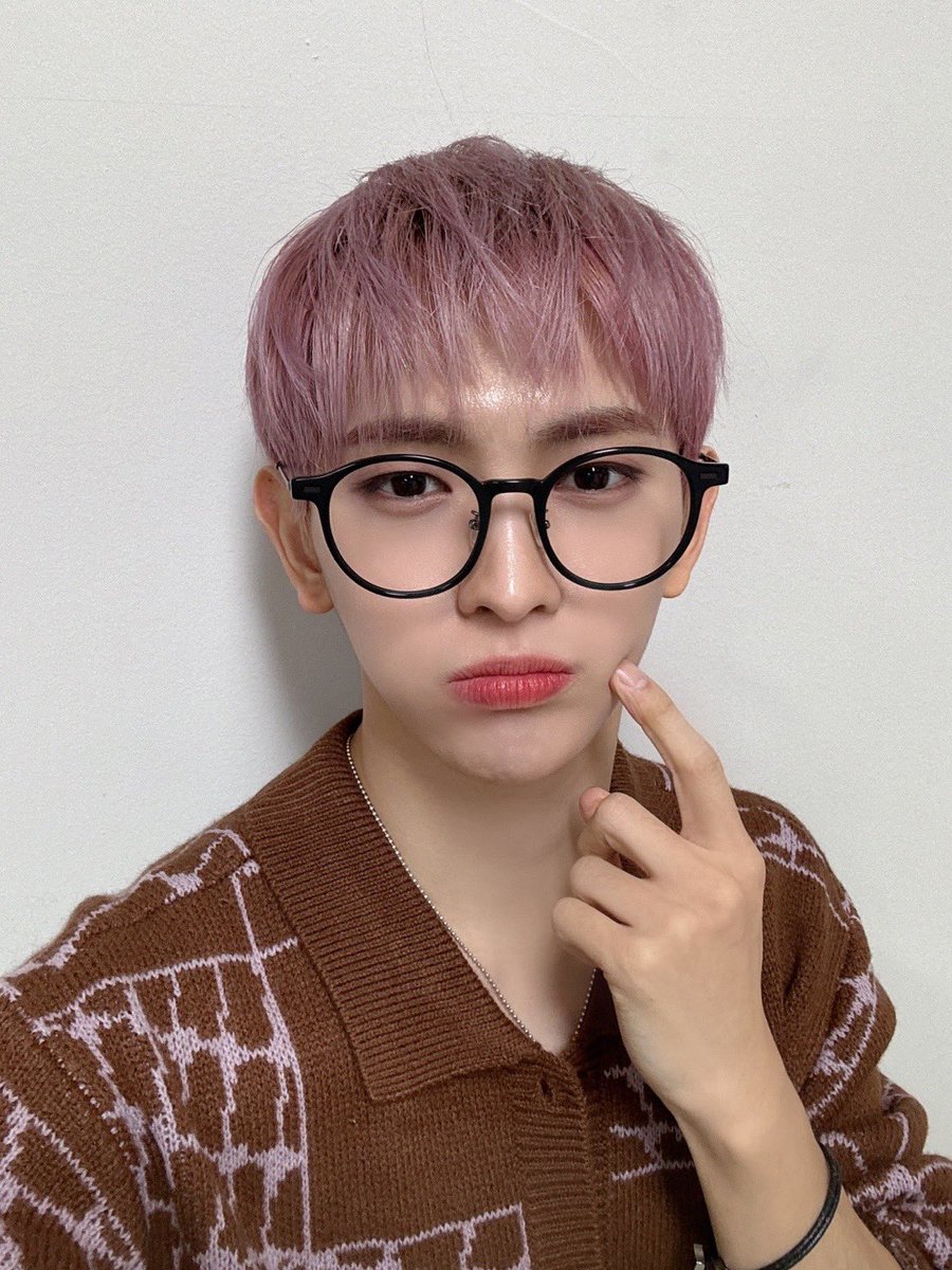 TPST_twt's tweet photo. [#LEW] iE 잘 자~❤ https://t.co/hfMeO8qPgB