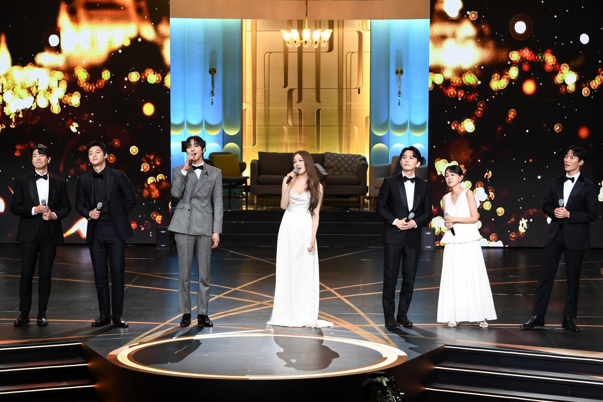 Special Stage จากทีม #DrRomantic3 กับเพลง 'Thank You for the Memories' อีซองคยอง อันฮโยซอบ ยุนนามู โกซังโฮ จองจีอัน อีชินยอง อีฮงแน ❤️ #SBSDramaAwards2023