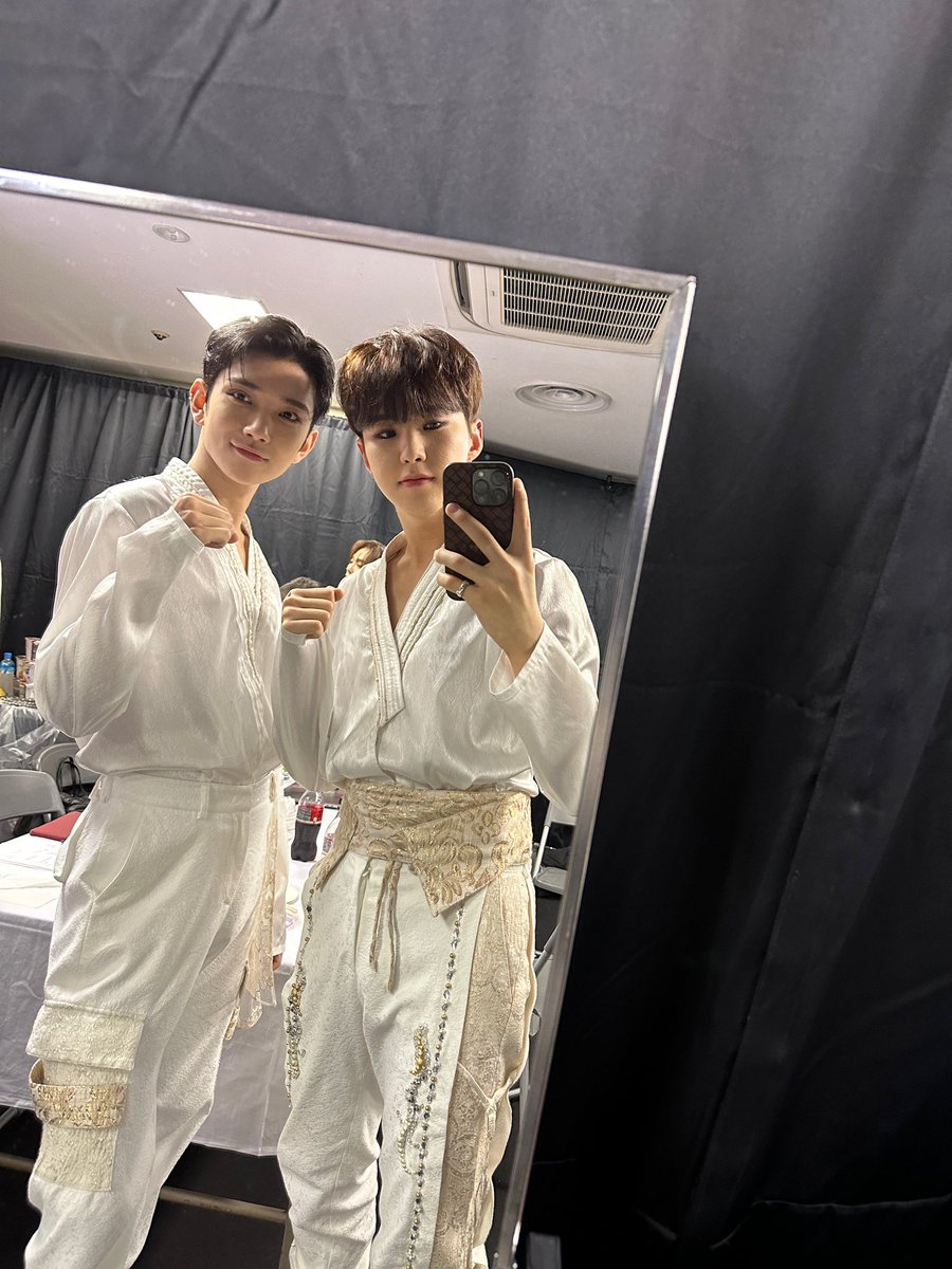 svt_verse's tweet photo. [#호시 🌟 231230] 12:19 AM KST

#HOSHI: Joshui🤎

(1/2)

@pledis_17 #SEVENTEEN #세븐틴 https://t.co/jQ3sB03Gha
