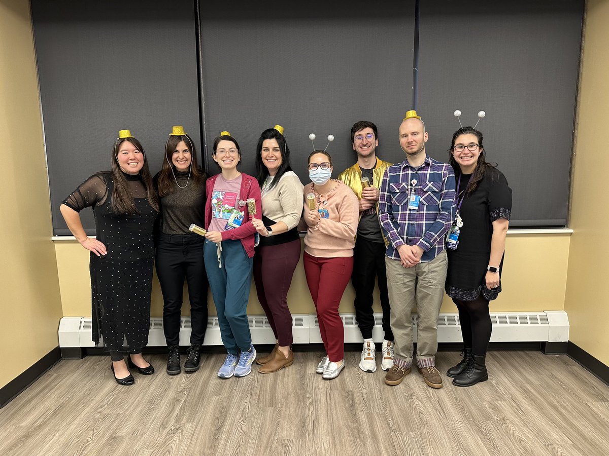 STangGirdwood's tweet photo. Have a Sparkly New Year!
From the glamorous @CincyPHM @CincyPedsRes #complexcare Yellow Team (aka the best team)
#ThemeFriday
Warning to seniors: if you forget the MyRounds iPad & your intern reminds you, you have to present 1 patient for your intern. Dr. Schwartz did awesome! https://t.co/Q0dSY9jYPk
