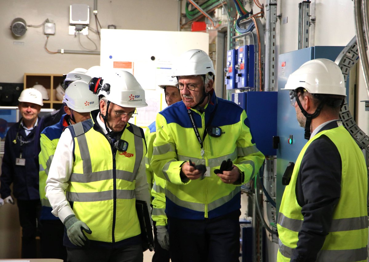 ASNR_FR's tweet photo. Le président de l’ASN s'est rendu, le 14/12/2023, sur le site de l’@EDFEPR de Flamanville, réacteur de 1600 MWe dont les essais de requalification à chaud sont maintenant terminés >> https://t.co/ysxPS0iADe https://t.co/kUcXFw98rk