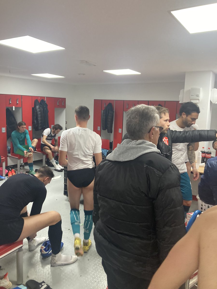 Bella avventura questi primi mesi al Padova:un gruppo soci,tecnici, giocatori,straordinario; valori forti e veri. Obiettivo è serie B, premio x tutti in primis sostegno nostri tifosi! Auguro 2024 splendido anno biancoscudato, tutti insieme,sempre di +, uniti,tifare Forza Padova !