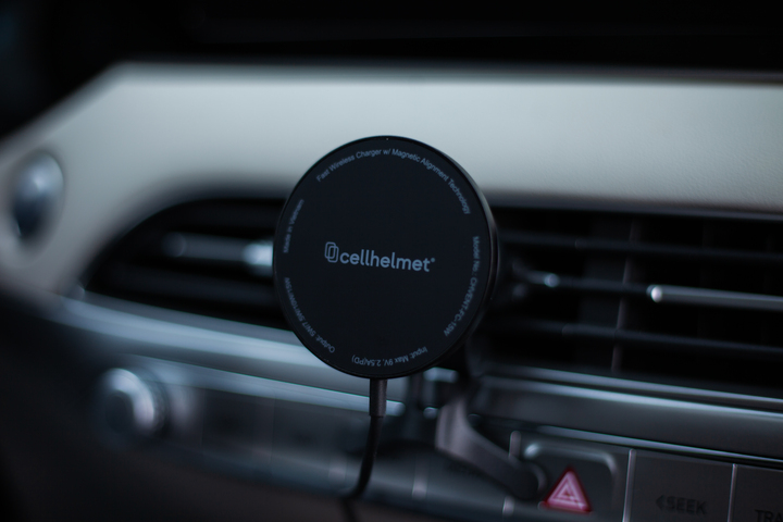 cellhelmet's tweet image. Snap and go 🏃✨
Convenient wireless charging 

🌟 Adjustable Vent Clip
🌟 Foldable Foot
🌟 Stabilizes Mount
🌟 15W Wireless Charging Pad
🌟 MagSafe® Compatible

#snapandgo #wirelesscharging #carcharger #car #caraccessory #magsafe #magsafecompatible #cellhelmet #charger