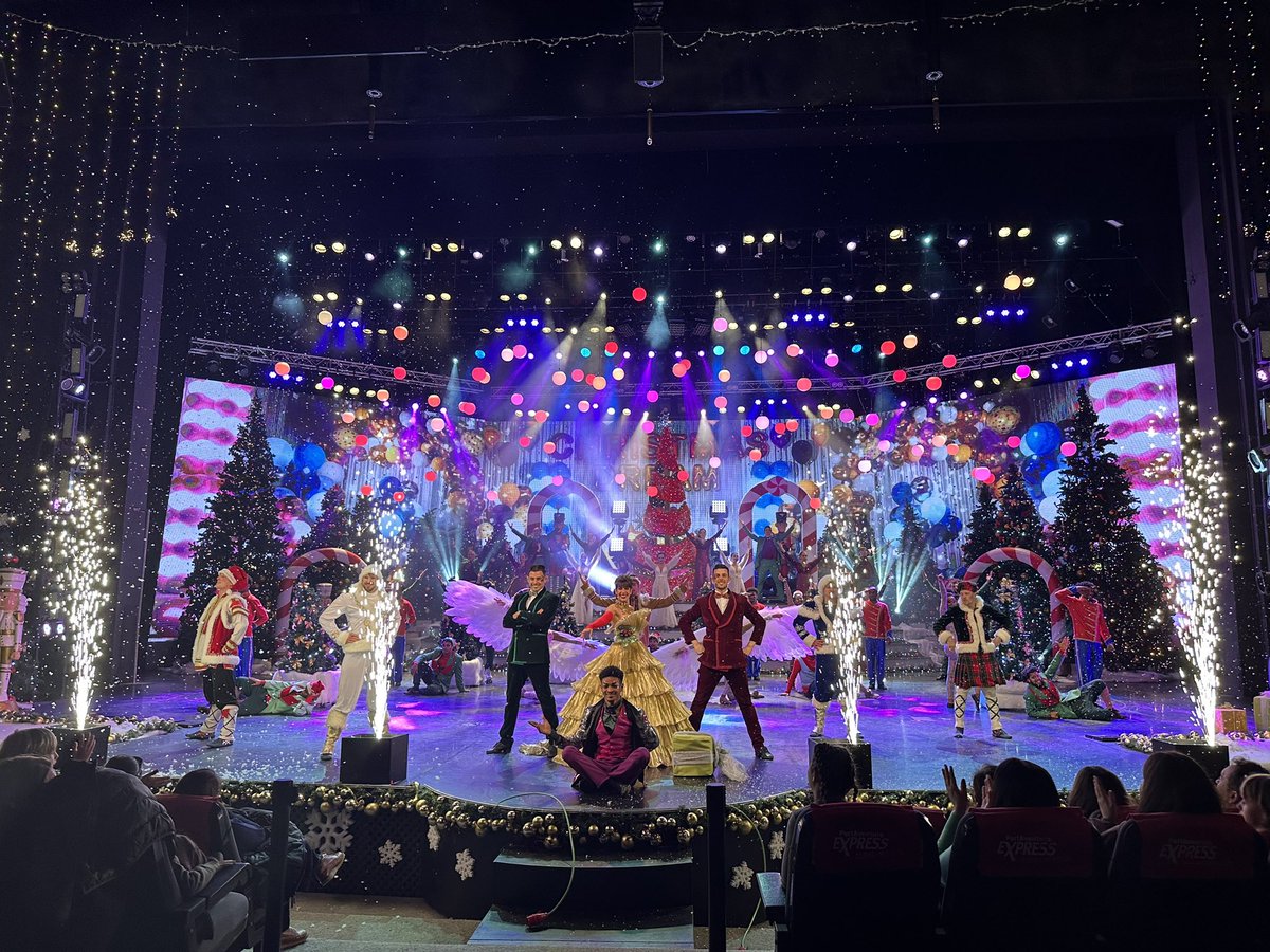 TonyAguilarOfi's tweet image. Una vez más @Portaventura_ES se ha superado con su espectáculo CHRISTMAS DREAM. Magia pura navideña con unos artistas y unas voces maravillosas ✨🎶🎄 @Mimiaumito @AngelCapel