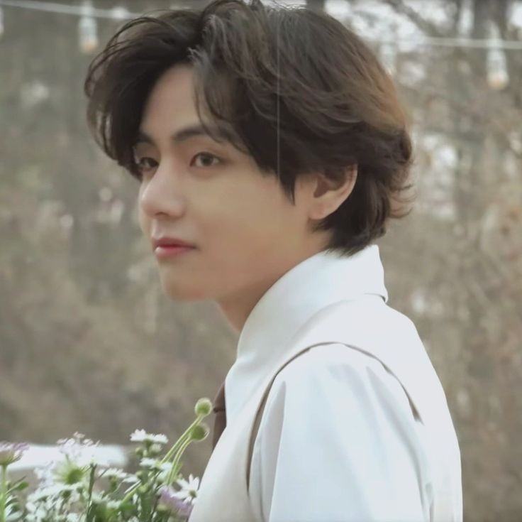 TaeRiTK's tweet photo. You will forever remain in my story, I will never forget the change you made in me.
A happy life for you  (⁠ ⁠◜⁠‿⁠◝⁠ ⁠)⁠♡
#HappyVDay
#HappyBirthdayTaehyung
#OurEternalArtistTaehyung
#BaritoneVoiceV
#OurWinterBearV
#LoveVAgainNAgain
#ForeverVOurBestFriend https://t.co/HwLtSLg0WH