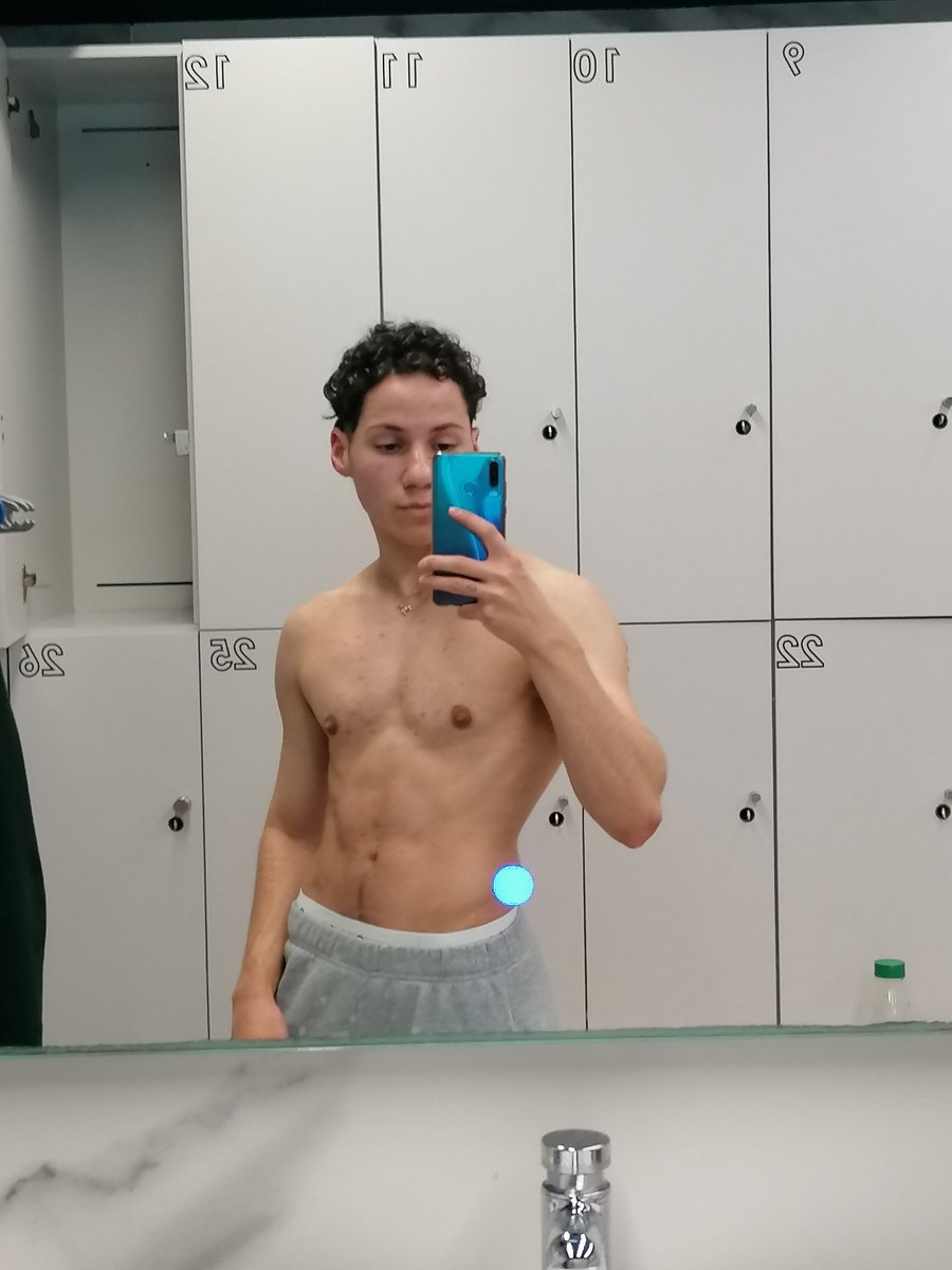 louismfer's tweet photo. returning to main with gym pics ❤️ https://t.co/J9K5Mc8vhr