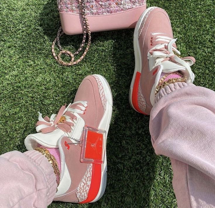 rust pink 3 on feet