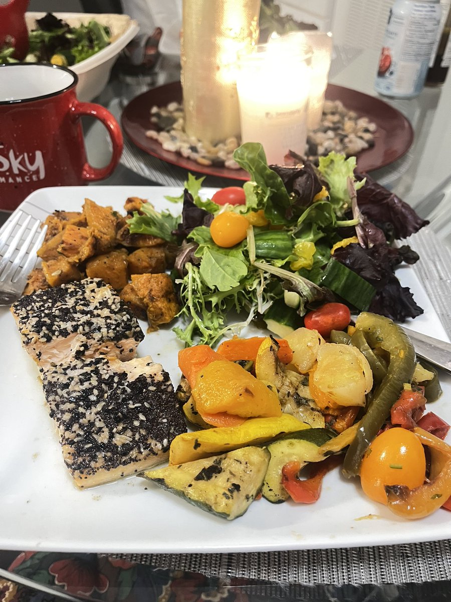 Day 362 of #365daysofgratitude Love sharing delicious healthy meals with fabulous friends during holiday season!! 🙏🏼❤️😃
#FlourishwithFloria 

#gratitudejournal #appreciationpost #growthmindset #recognizeyourpotential #friends #HolidaySeason2023