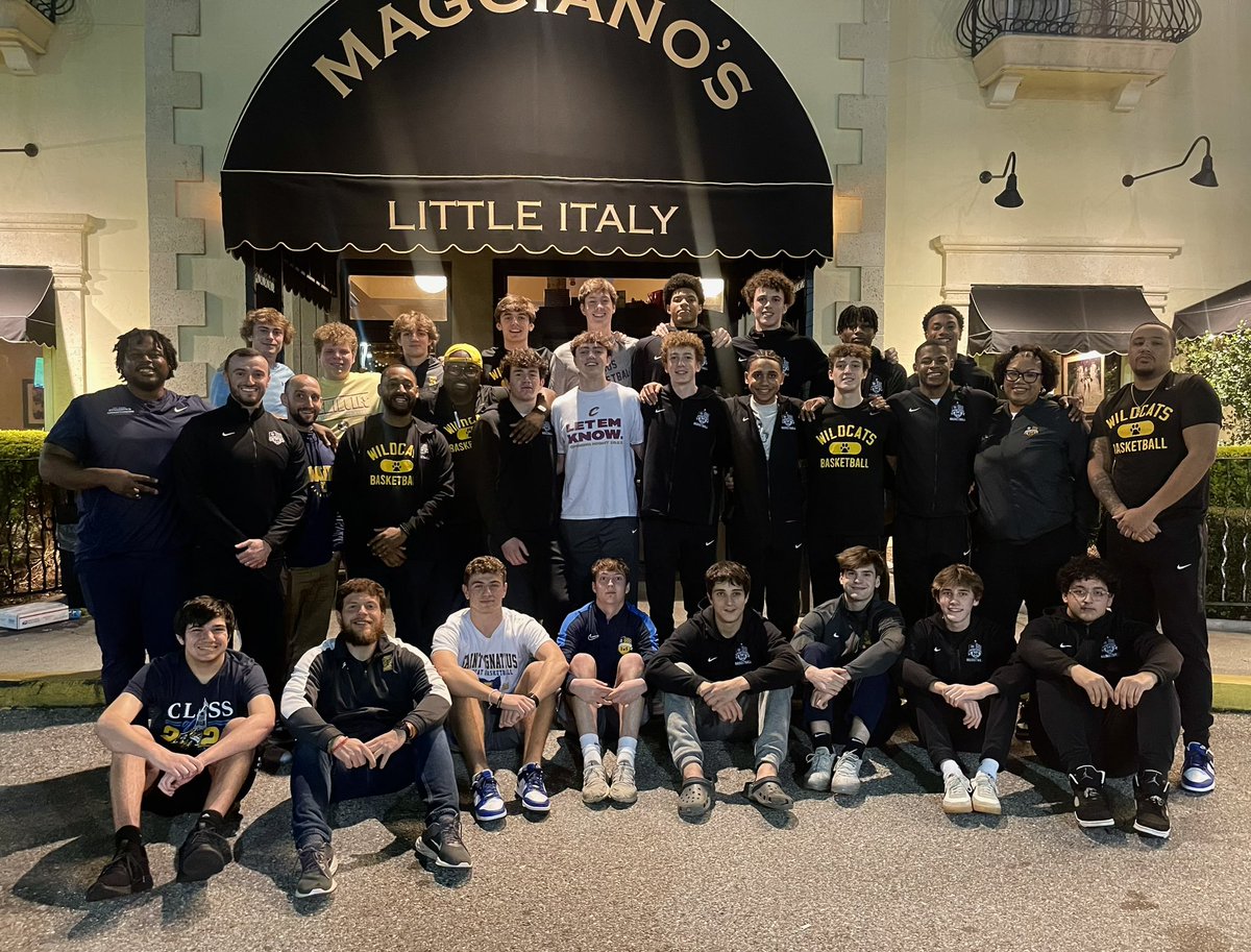 SIHSSports's tweet photo. BK: Last night the Basketball Cats had a great team dinner at Maggiano’s and watched a @Browns playoff clinching victory! 
#GoCats https://t.co/OCWbMSDVJc