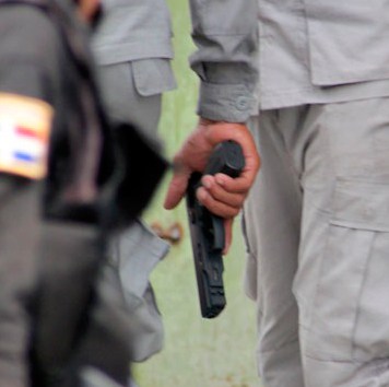 🚨 |#SucesosDL| Policías matan a 'El Chompiras' durante enfrentamiento en el Ensanche Isabelita

🔗 ow.ly/f7RZ50QmyKi

#DiarioLibre #Chompiras #EnsancheIsabelita #Disparos