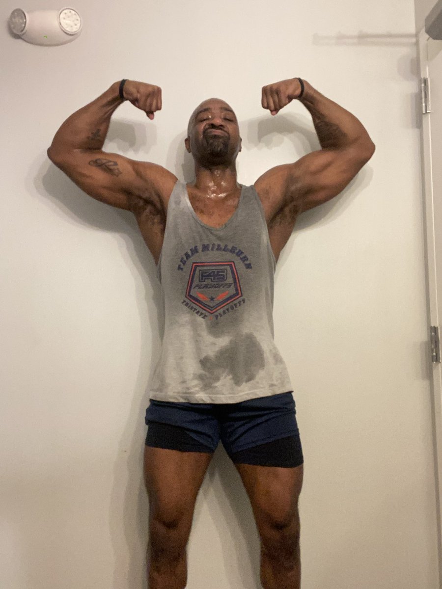 imblan's tweet photo. Last full blown workout at @F45Training for 2023. Joker helped me go out with a bang🤡💥💪🏾 https://t.co/hyDToZW2Bw