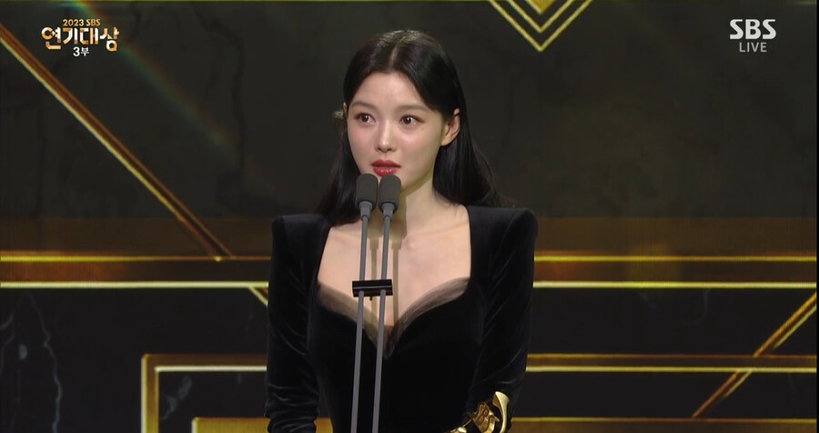 yoojbyul's tweet photo. "I said I've been acting for 20 years this year because Shin Dongyeop asked me, but I didn't know how hard it was for me. There were people who asked me a lot, so I saw myself. I also want to act for a long time without losing my dream -c

#KimYooJung #KimYouJung #김유정 https://t.co/yhIRXJV5fp