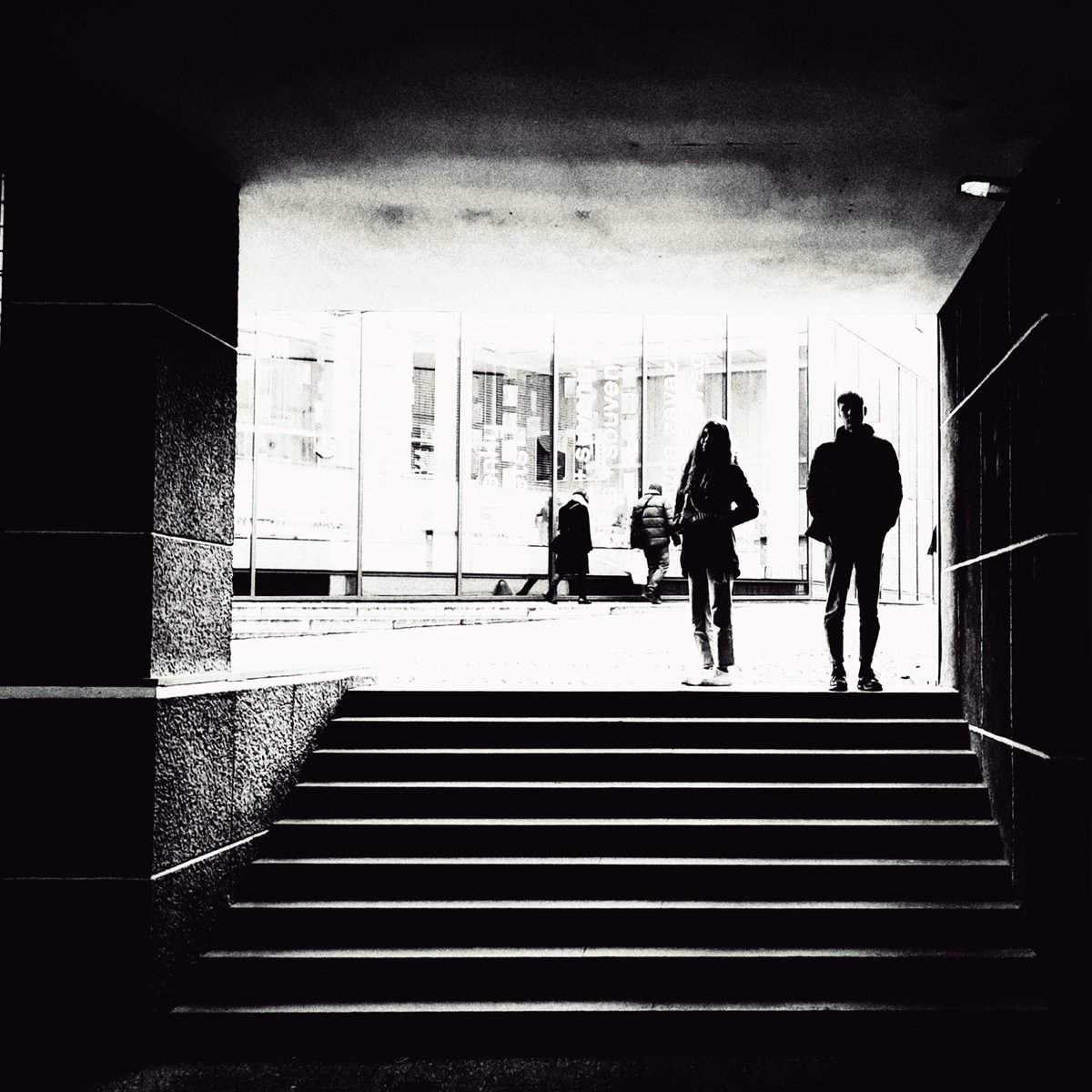 #black-and-white #style #flashphotography #stairs #wall #rectangle #symmetry #monochromephotography #monochrome #darkness #pedestrian #shadow #street #backlighting #visualarts #sky #silhouette