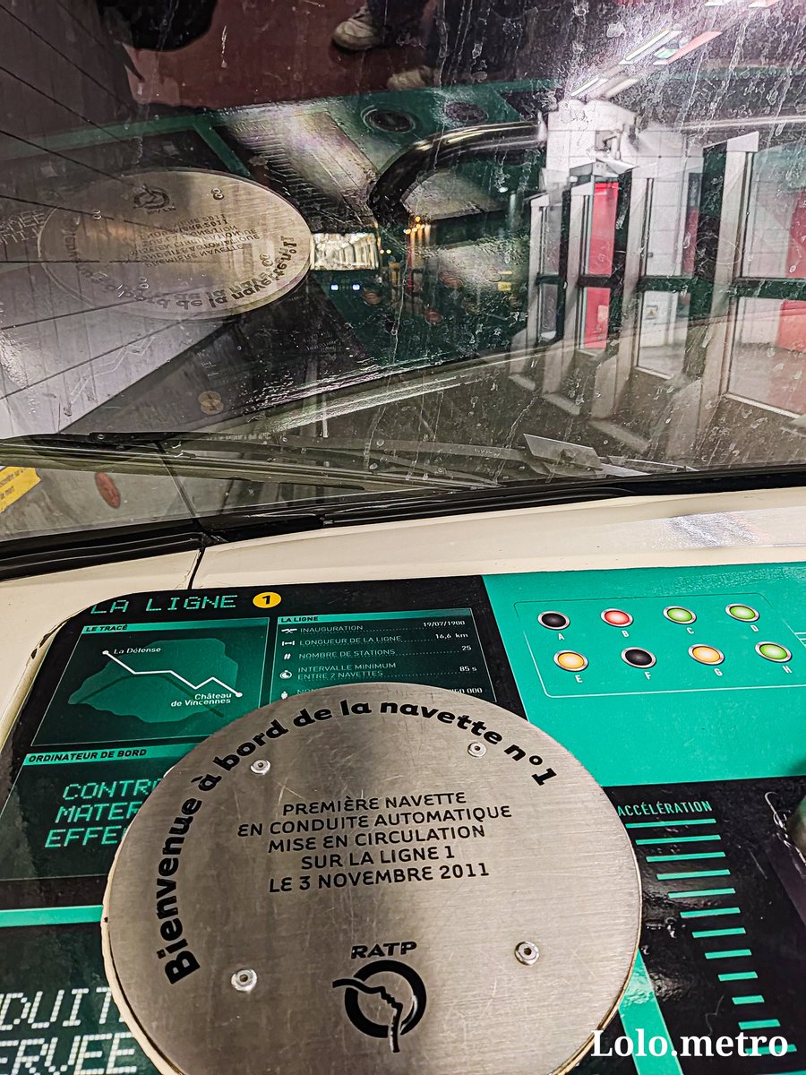lolo_metro0's tweet photo. Dans la 501 avec la 502 juste derrière 👌🏻
#ligne1 #line1 #mp05 #ratp #automatique #métro #subway #paris #france https://t.co/UQvNM8LjrI
