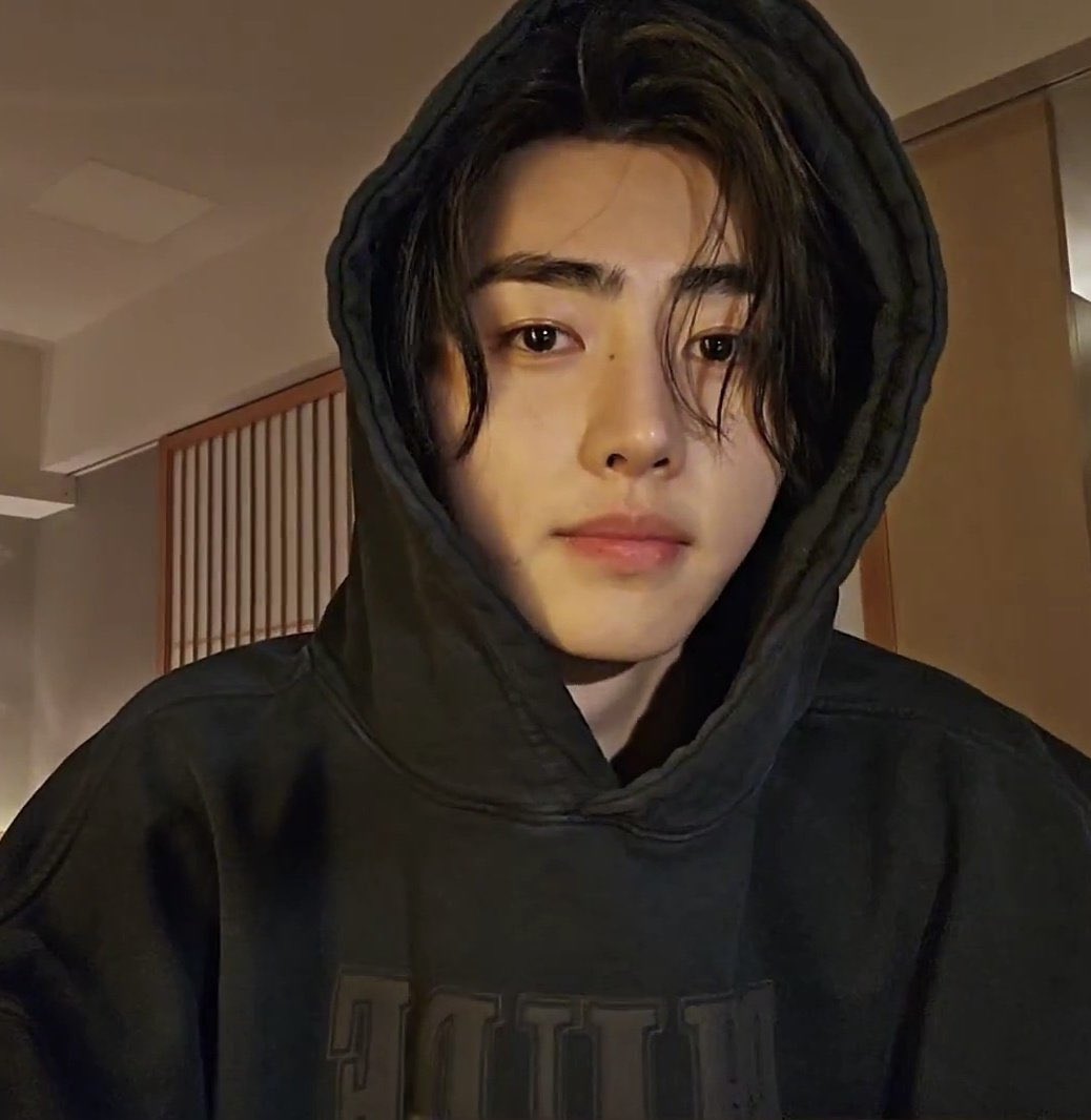 Park Sunghoon wearing on weverse live: RHUDE CROPPED DESERT VALLEY