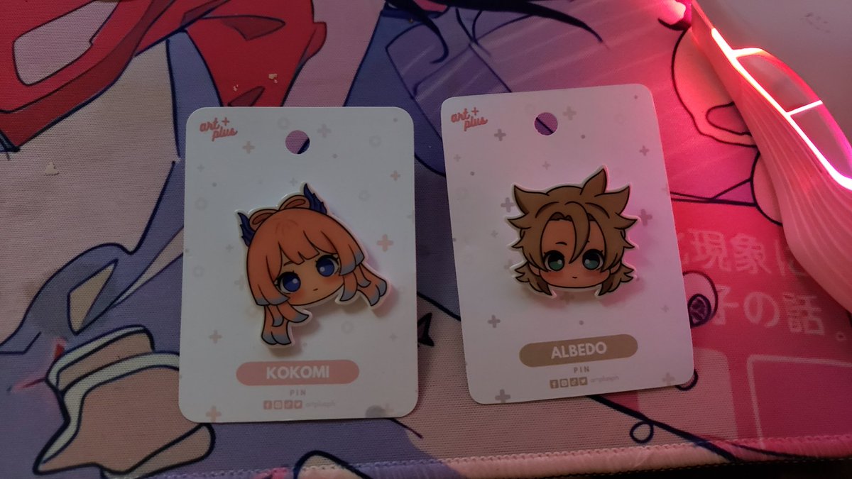 usagiamaiVT's tweet photo. Got this from the booth beside us cause I remembered @SaulEzra_VT from the Albedo pin HAHAHA it's from @artplusph ! https://t.co/rZiUDGNvBG