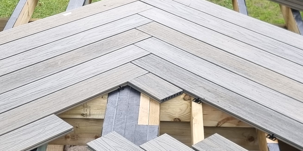 There's nothing stopping you from installing your decking in a more exciting pattern... 👀⚒️