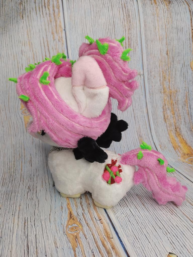 Finished mini chibi commission 🥺💜