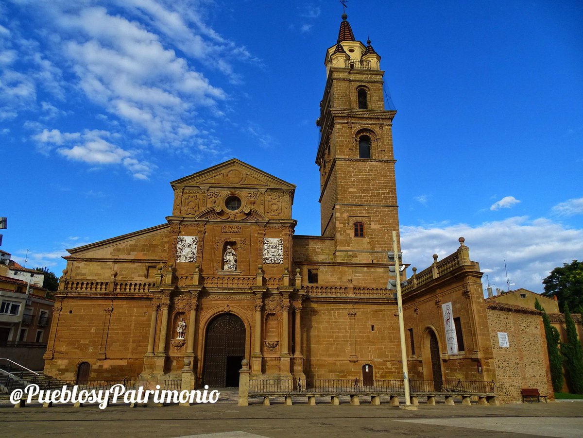 PyPatrimonio's tweet photo. La Muy Noble, Muy Leal y Fiel Ciudad de Calahorra, en La Rioja. 

➡️ Blog - https://t.co/VOrdWdIcas

🎥 Vídeo - https://t.co/01VSsIu8v5

La antigua Calagurris Romana y donde la agricultura marca el día a día siendo denominada la Capital de la Verdura.

#España #LaRioja #Calahorra https://t.co/e1JR5BXp2k
