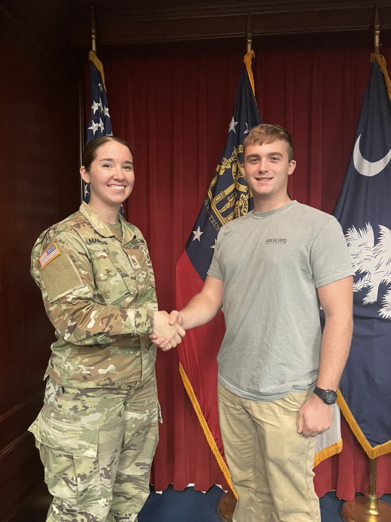 Let’s welcome Jake Harrington to the family. He enlisted as a 12B (Combat engineer). Manifest your own destiny 🔮. #NationalGuard