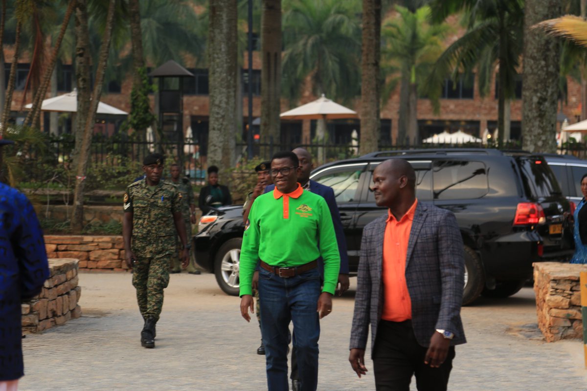 Smack 70s tweet media