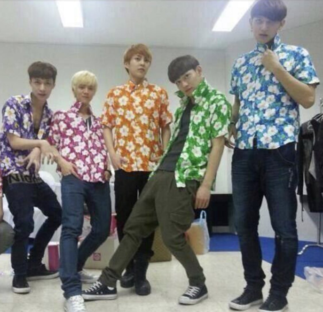Xiubear13_26's tweet photo. EXO, the losers of all losers 😭 https://t.co/tfcpFPuBwl
