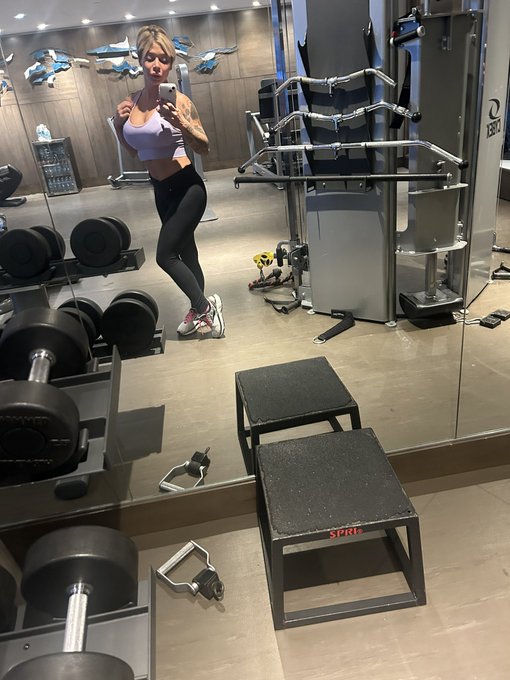 Getting it in- even on vacation! 👙🏆 https://t.co/ULiTeedHLx