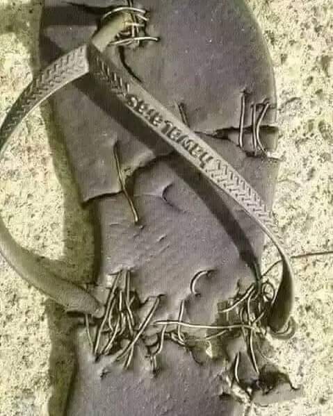 ଘରୁ ରାଗିକି ବାହାରି ପଳେଇ ଆସିଲି। ଏତେ ରାଗି ଯାଇଥିଲି ଯେ ମୁଁ ମୋ ଜୋତା ପିନ୍ଧିବା ବଦଳରେ ବାପାଙ୍କ ଜୋତା ପିନ୍ଧି ପଳେଇ ଆସିଥିଲି। 
ମନେ ମନେ ଭାବୁଥିଲି ଯଦି ବାଇକ କିଣି ନ ଦେଇ ପାରିବ ତାହେଲେ କାହିଁକି ଇଞ୍ଜିନିୟରିଂ କଲେଜ ରେ ଭର୍ତ୍ତି କରାଉ ଥିଲ। ବାଇକ ବିନା ମୁଁ କଲେଜ ଯିବିନି।
କିଛି ବାଟ ଗଲା ପରେ ମୋ ପାଦରେ ଟିକେ କଷ୍ଟ ଅନୁଭବ