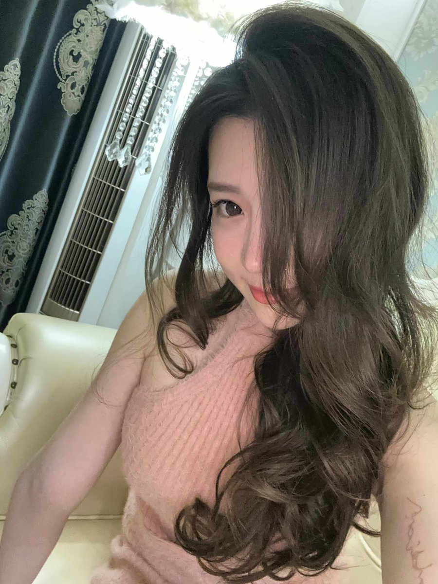 婷婷与直男-新做了一个发型，换了新衣服，出门玩。