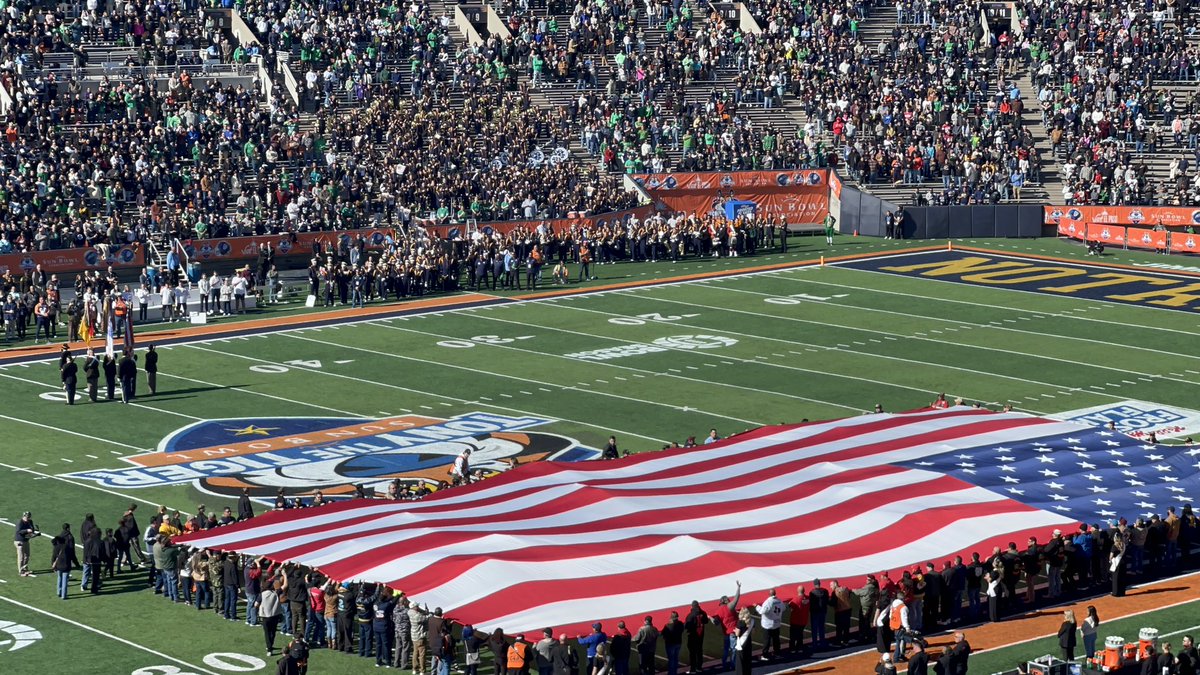 NINJAPL3ASE's tweet photo. 2023 Sun Bowl https://t.co/XZsbBVnPct