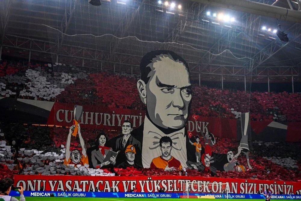 BitcoinBilir's tweet photo. Mustafa Kemal ATATÜRK 🇹🇷

Teşekkürler @GalatasaraySK 
Teşekkürler @Fenerbahce https://t.co/pmyazyMlF5