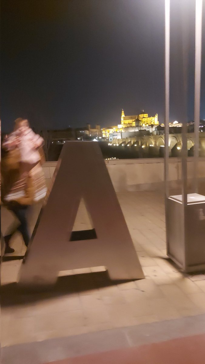 cristo33's tweet photo. Como en otras ciudades, Córdoba estrena letrero para foto junto Calahorra con letras metálicas.
No quiero pensar en los turistas que lo hagan en pleno mes de agosto y presenten quemaduras de 3er grado.🔥
@cordopolis_es
@RafalcorS 
#cordobaEsp https://t.co/yZoCPmmeCB